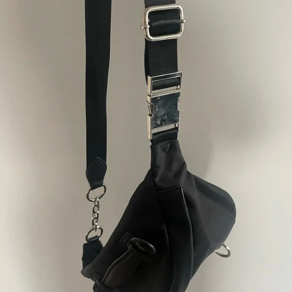 Very minimal use!!!! Prada Black Belt Bag with Signature Triangle Logo. - Picture 5 of 7